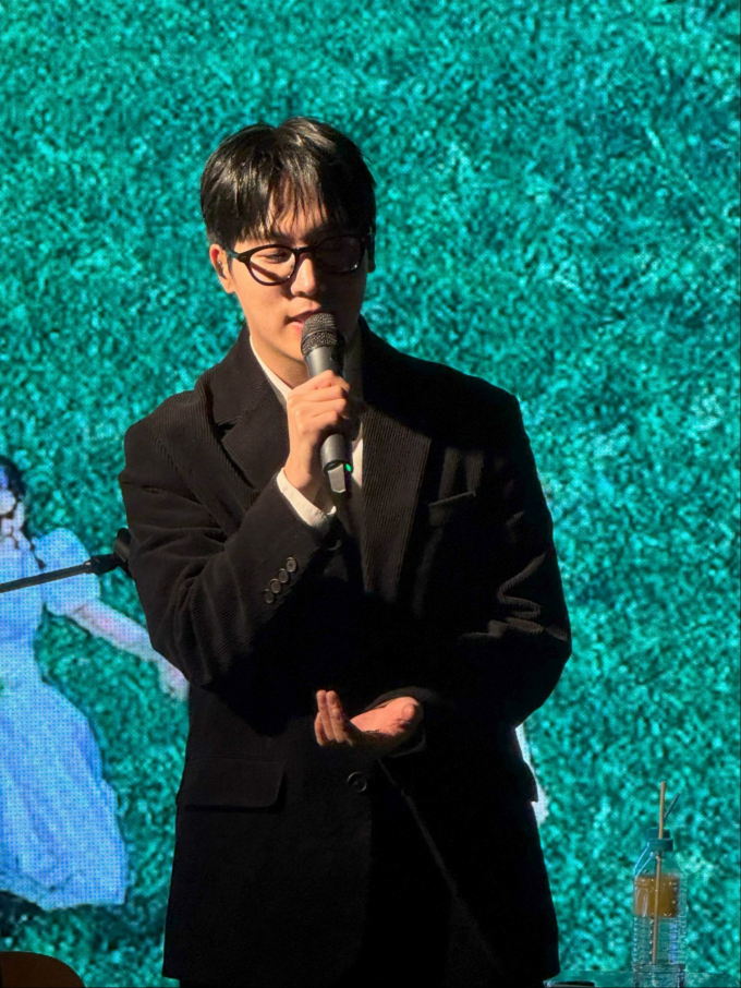 シンガーソングライター、単独コンサートを成功裏に終える