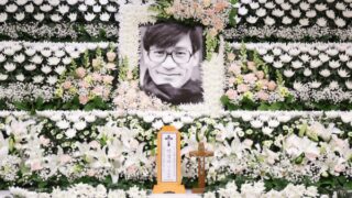 国民的俳優アン・ソンギの妻、死別後初の心境…「来世でも夫婦で会えますように」
