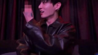 BTSのジョングク、未明の飲酒ライブ配信・暴言論争…「軽率な行動」ファンも制止