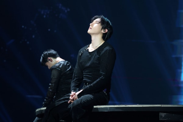 モンストエックス、12年目の「根源セトリ」で公演完成...涙の断髪式も