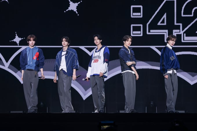 ツアーズ、初の中華圏ツアー「群唱」。炸裂した