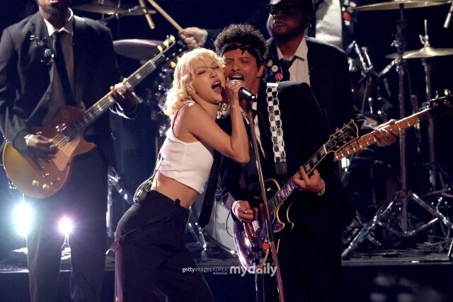 ケデホン「ゴールデン」、グラミーを突破しK-POP新記録...ロゼ、「無関係」まで輝いた (総合)