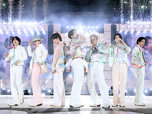 BTS、景福宮「王の道」で登場...カムバックコンサート、190カ国3億人に生中継