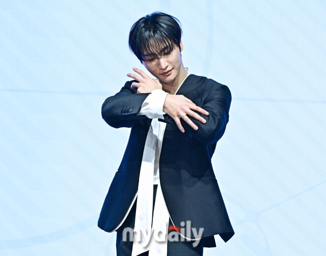 "これから一瞬一瞬が'ゴールデンタイム'」...'全員再契約'エイチズ、団結して一つに（総合）