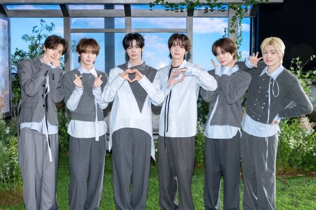 カムバック」ツアー "'再会した今日'、42による、42のためのサプライズプレゼント"