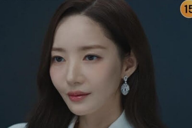 パク・ミニョン、血まみれの姿が捉えられる…大騒ぎになった