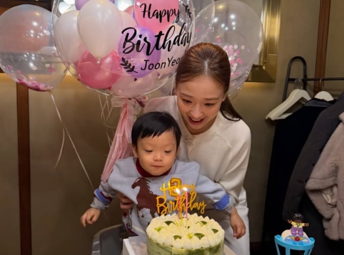孫妍在、子二歳の豪華な誕生日パーティー