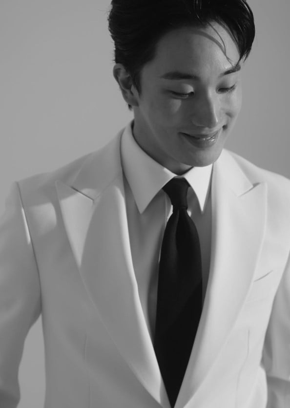 イ・ソジュン、7年の熱愛の末、本日結婚