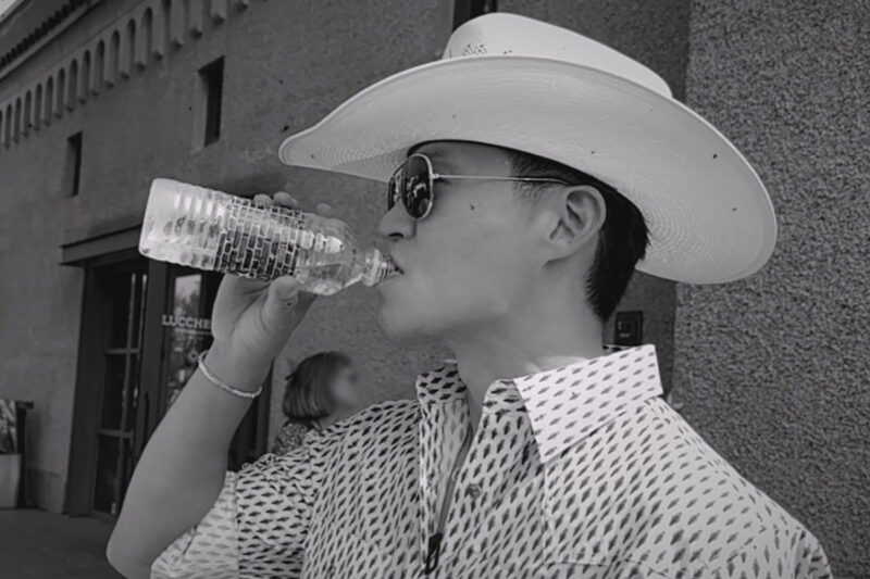 俳優イ・ソジン、「引退」…韓国を去る