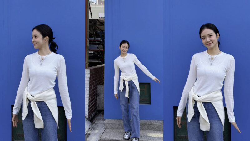 チャン・イェウォン、ホワイトニットにデニムをマッチ...春を呼ぶ清純派デイリールック