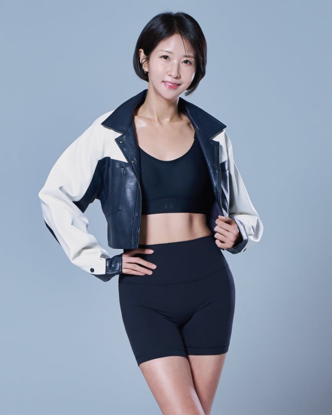 ソン・ムンソンアナ、破格の腹筋プロファイル公開