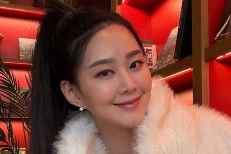 ジソヨン、三一節に日本旅行を証明…「公開謝罪」