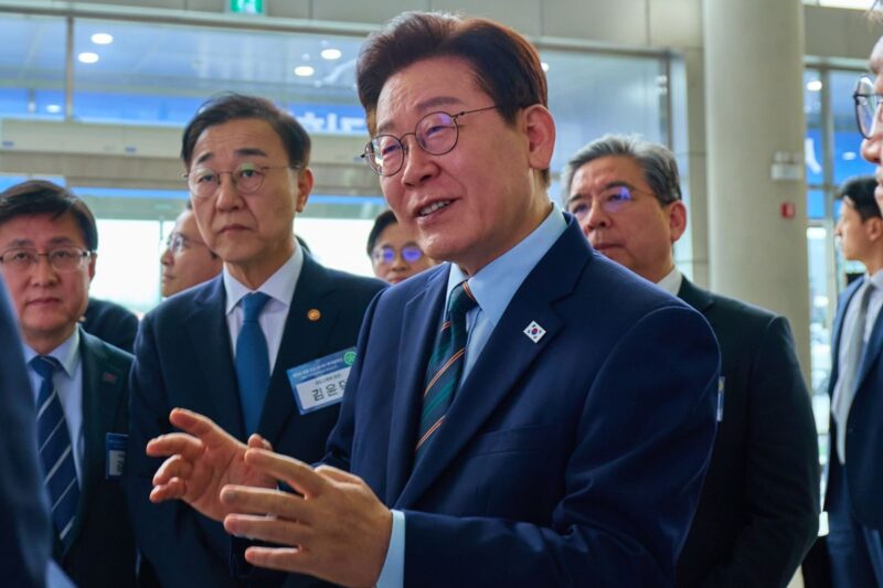 「李大統領はよくやっているか」…2500人に尋ねたところ