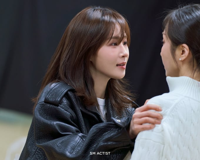 クォン・ユリ、演劇『THE WASP（マルバチ）』の練習現場を公開