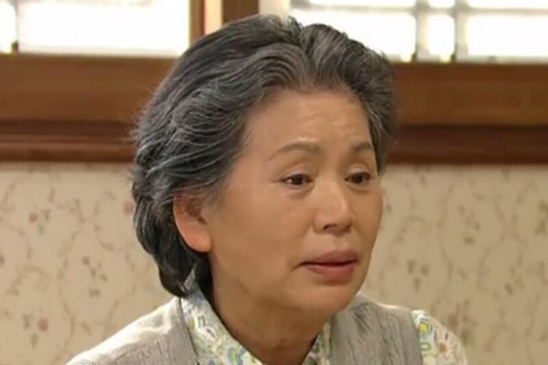 故ユン・ソジョン、突然の逝去…追悼が続く