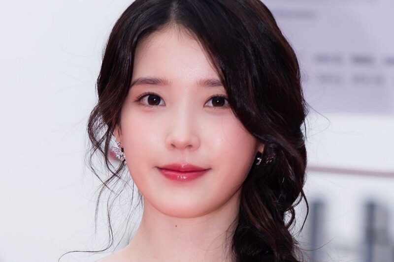 ‘イ・ジョンソク♥’IU、待望のニュース…ファン「おめでとう」