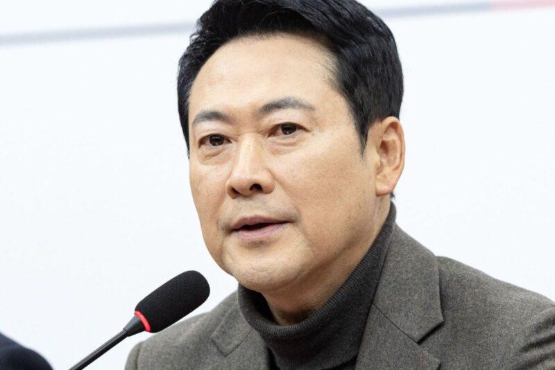 チャン・ドンヒョク、選挙を前に「逆風」…「四面楚歌」