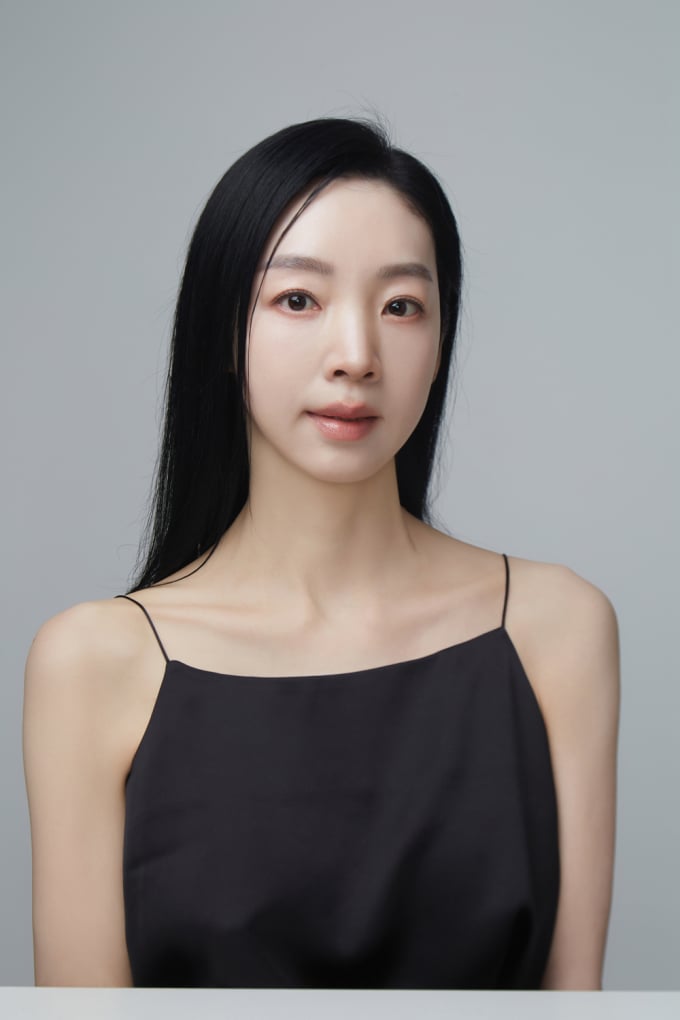 모델 유연서, 새 프로필 공개로 활동 신호탄 “세대를 확장하다”