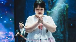「タロット勉強で学んだこと」…韓国を離れたイ・グクジュ、「神降臨説」なぜ浮上したのか