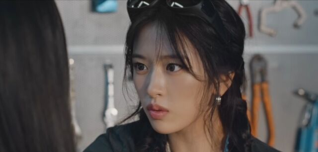 アン・ユジン、イ・ヨンジ新曲に支援射撃…「ジラクシル」特級の義理