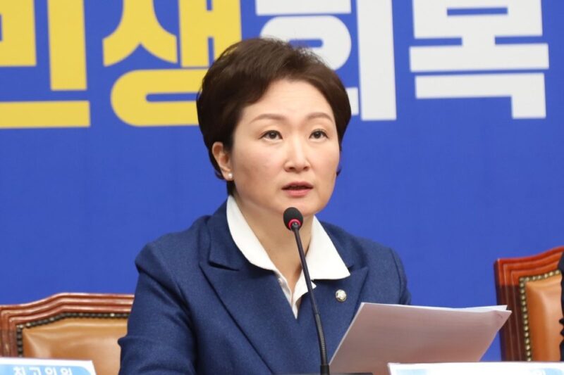 李氏、「絶賛」受け...支持層から歓喜の声