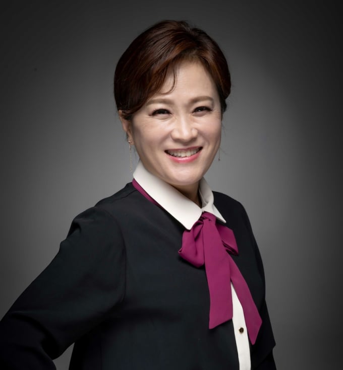 キム・ジョンヨン、17年ぶりに故郷のバスを降りる