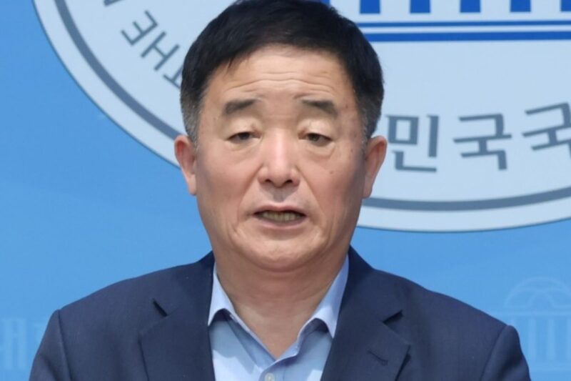 ジョグァン-イ・ジュンソク、選挙を控えて..."手をつないだ"