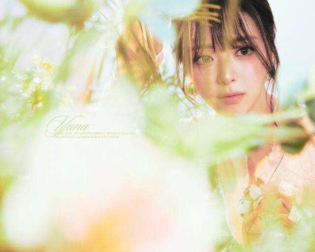 やっぱりアイドル代表美貌...伊地地優菜、さわやかで 발랄なラブリーな雰囲気