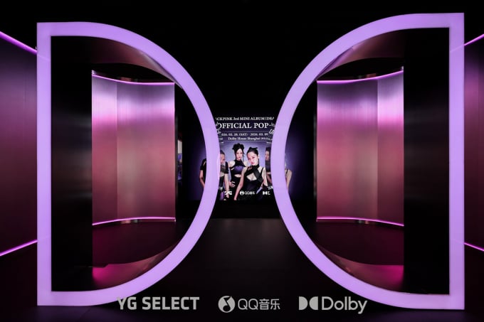 ブラックピンク、中ポップアップオープンラン行列