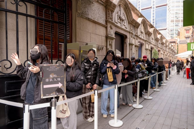 ブラックピンク、中ポップアップオープンラン行列