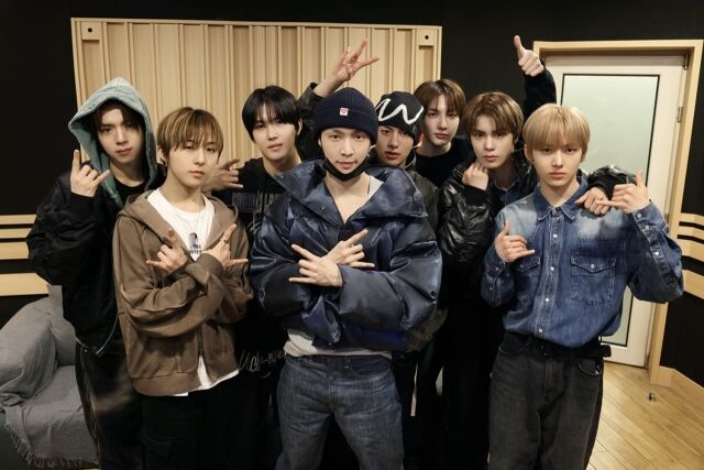 ヌエラ、新アルバム総括プロデューサーのEXOレイと会談...世界的な関心集中