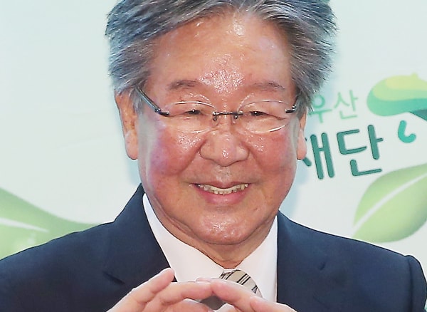 85歳」チェ・ブルガン、「健康異常説」一蹴..."リハビリ治療後回復、ドキュメンタリーに復帰"