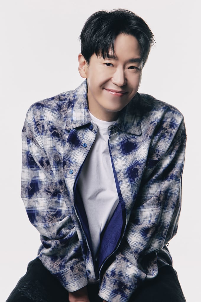 厳格な基準、新しいプロフィールの中のシック美