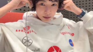 イボンヌ、ラジオ現場自撮り写真公開...'ラジオの女神'変わらない美しさ