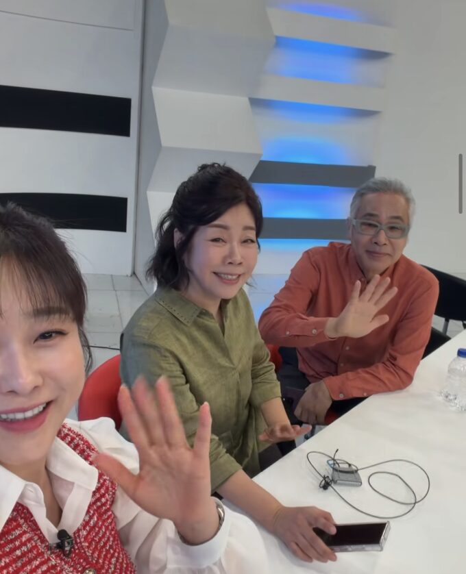 ヒョンヨン、「パーフェクトライフ」撮影の近況を公開..."一緒にいてより輝く時間"