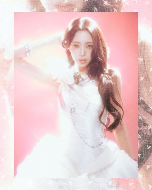 伊地地優菜、白いドレス姿で「ファンタジーの女神」降臨...夢幻的なアイコンタクト