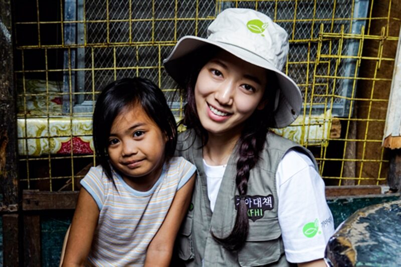 俳優パク・シネ、'実体'明らかに...一波乱万波