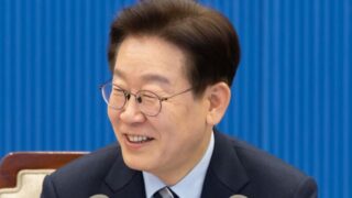 李氏、支持率「過去最高」...