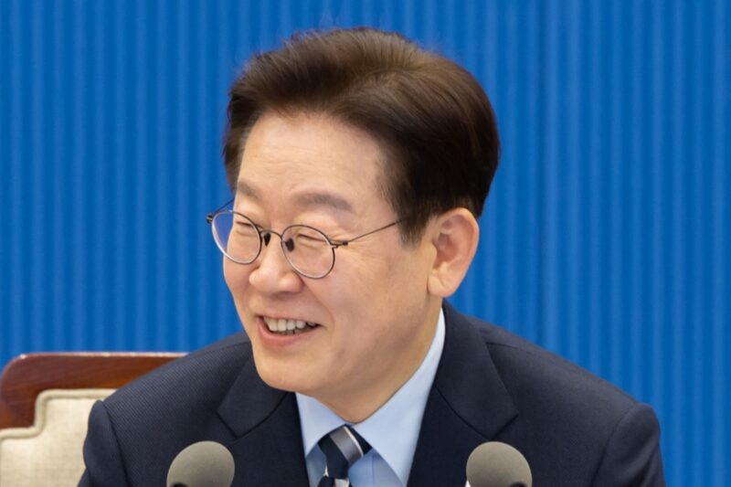 李氏、支持率「過去最高」...