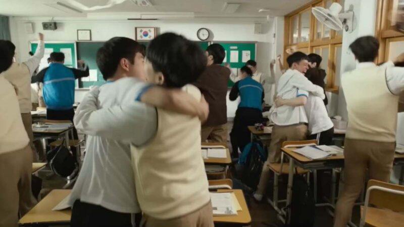 チャン・ハンジュン監督が1000万人の観客動員を記録した直後に「再公開」され、1位を独占するのではないかという話題沸騰中のスポーツ映画