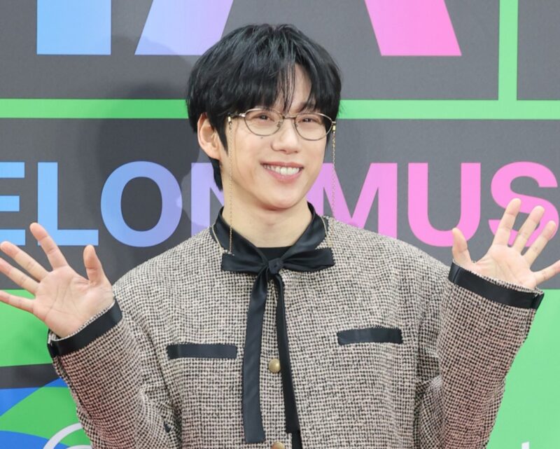 10cm、シンガポール公演を全額返金…「喉の調子が悪く、完成度が不足していた」