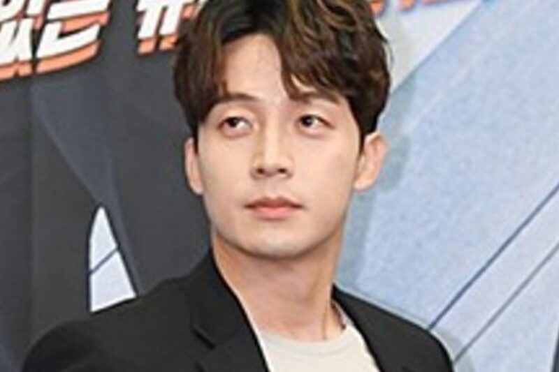 ホ・ギョンファン、「二重生活」が露見…情報提供が相次ぐ