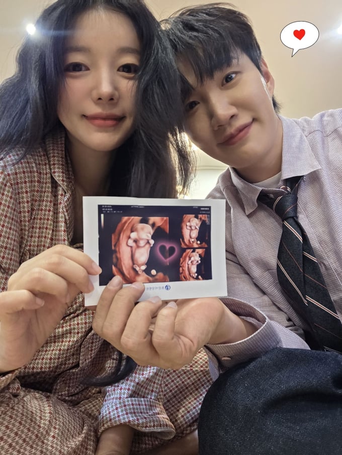 ムン・ジイン♥キム・ギリ、妊娠を発表