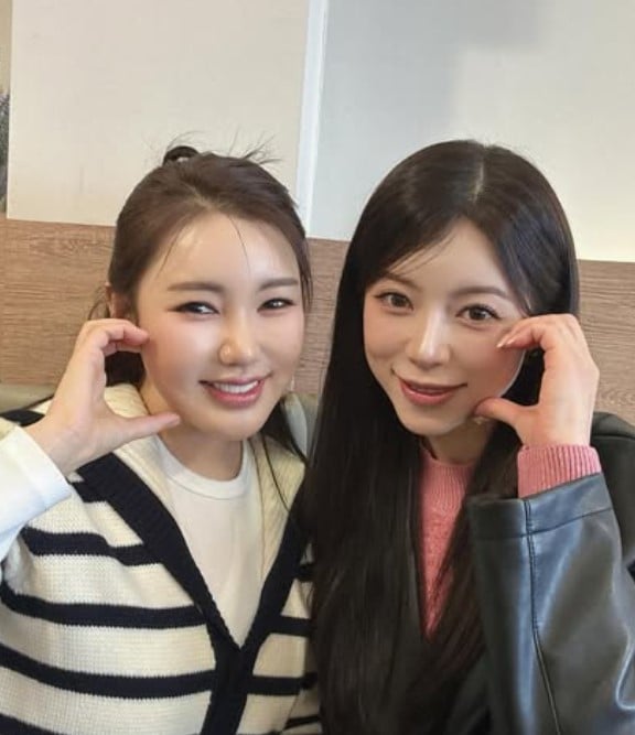 ヤン・ジウン、ソン・ガインとの仲睦まじいツーショットを公開…ほっこりする先輩・後輩の相性