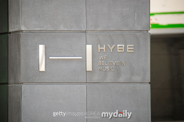 トゥバトゥ、ル・セラフィム、TWS、コルティス、アイレット、全員が4月にカムバック…HYBEの季節？それともチームキル？