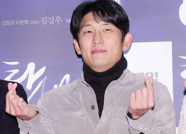 「47歳」のコ・ジュン、4月5日に一般人の恋人とサプライズ結婚…「幸せに暮らしていく」