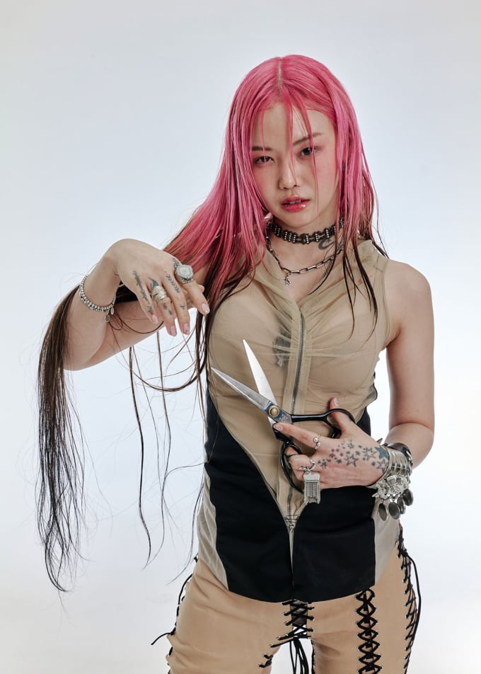 メロ、アルティストレーベルと専属契約を締結