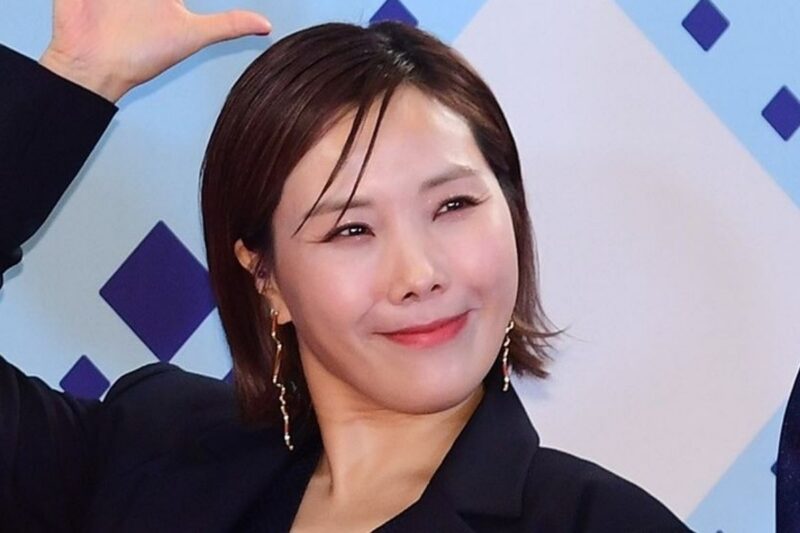 「45歳」シン・ボンソン、ついに崩れ落ちた…病室で「号泣」