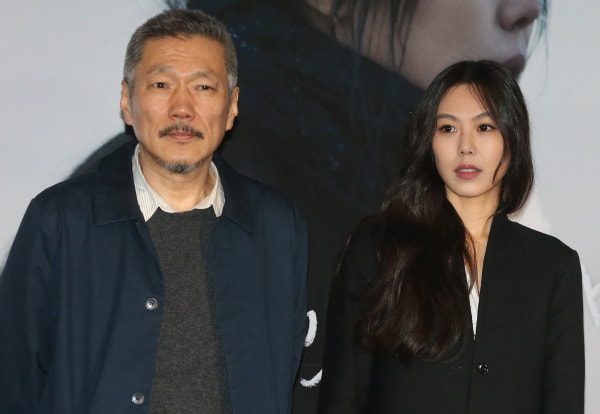 ホン・サンス♥キム・ミニ、「婚外子」の息子の目撃情報が広がる…「本当に可愛かった」