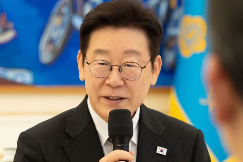  国民の10人に6人が「李はよくやっている」…支持層が歓呼